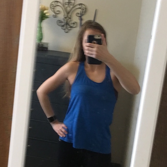 Activewear 💪 - Blue Reebok Top (Used) - Picture 4 of 4